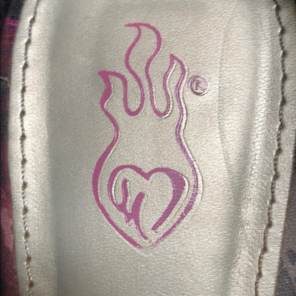 Heels - Picture 3 of 3